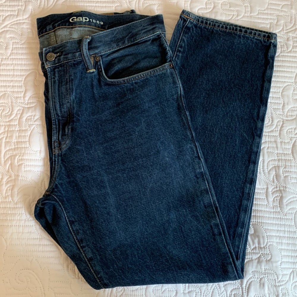 EUC Mens Gap 1969 straight Leg dark denim jeans. Size: 36/32